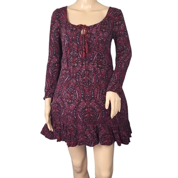 American Eagle Outfitters Dresses & Skirts - American Eagle Maroon Paisley Peasant Style 3/4 Sleeve Mini Dress